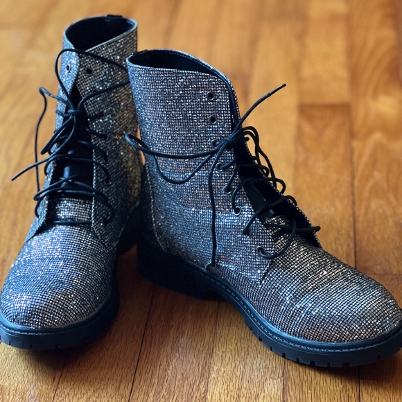 Size 40 Women’s sparkle combat boots - Picture 6 of 6